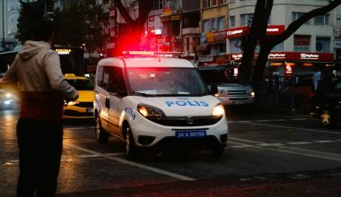 Κωνσταντινούπολη: Εντοπίστηκε ακέφαλο πτώμα μέσα σε κάδο απορριμμάτων – Ήταν τυλιγμένο σε σεντόνι