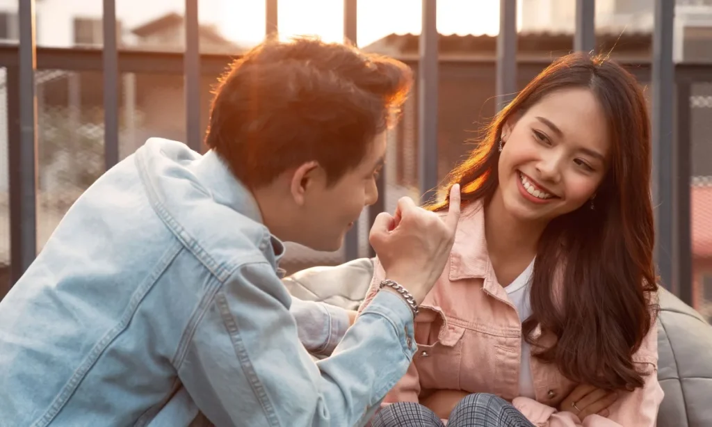 «FreeClimbing»: Τι είναι η νέα συνήθεια των νέων όταν γνωρίζουν κάποιον