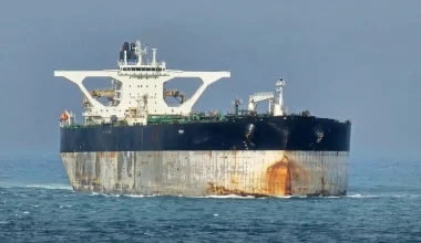 Γαλλία: Κρατούν καπετάνιο τάνκερ με την κατηγορία ότι έφερε  «ψευδή» σημαία