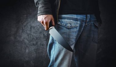 Φρίκη στη Γλυφάδα: Γιος έσφαξε τον πατέρα του και έκρυψε τη σορό σε πορτ μπαγκάζ – Είχε σκοτώσει και την μητέρα του