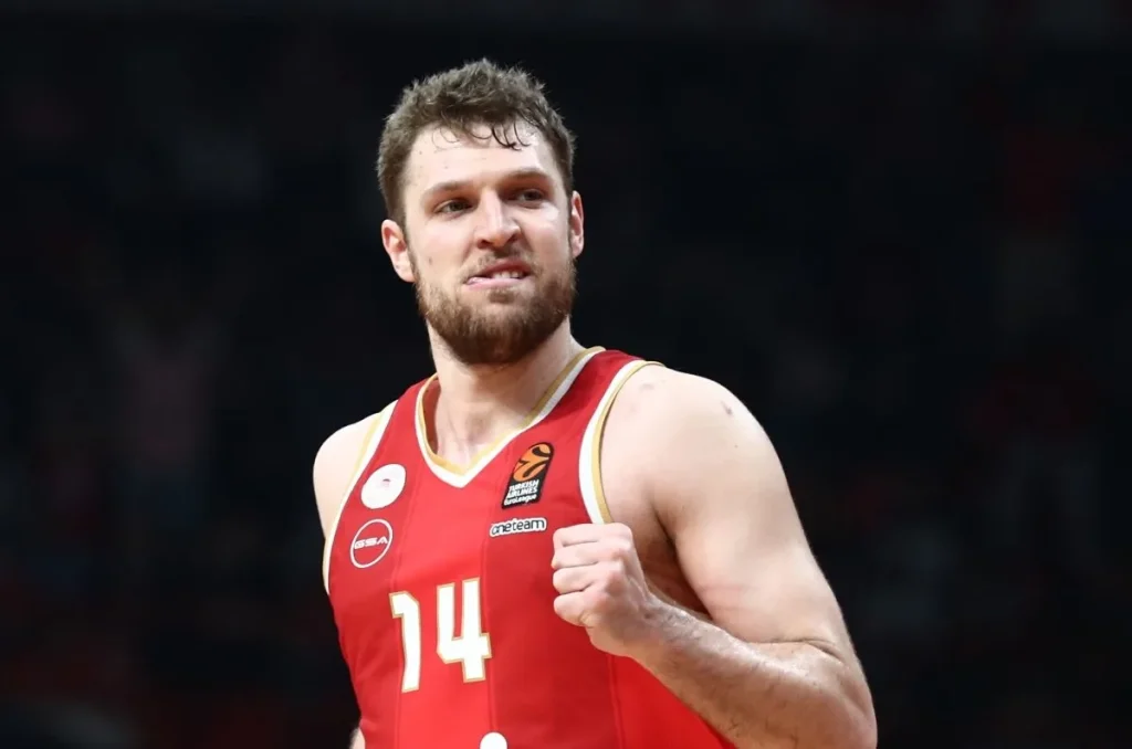 Κολοσσός – Ολυμπιακός: Αποβλήθηκε ο Σ.Βεζένκοφ μετά από άγριο επεισόδιο με τον Α.Πετρόπουλο (βίντεο) (upd)