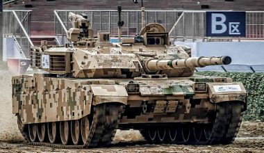 «Ξήλωμα» ανώτατου στρατηγού και μέλος του κόμματος στην Κίνα – Η κακή απόδοση των αρμάτων VT-4 αιτία;