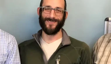 Φωτο-σοκ: Η στιγμή που ο άντρας της ICE δολοφονεί τον 37χρονο νοσοκόμο στη Μινεσσότα ενώ αυτός κρατά το κινητό του!