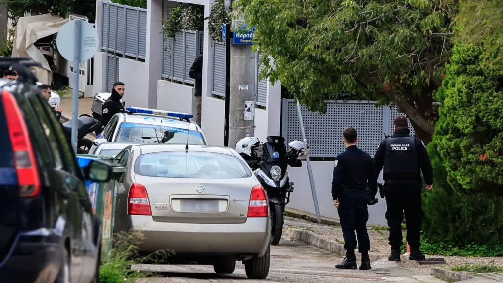 Δολοφονία στην Γλυφάδα: «Είχε προσχεδιασμένο το φονικό του πατέρα του» λέει συγγενής του 46χρονου