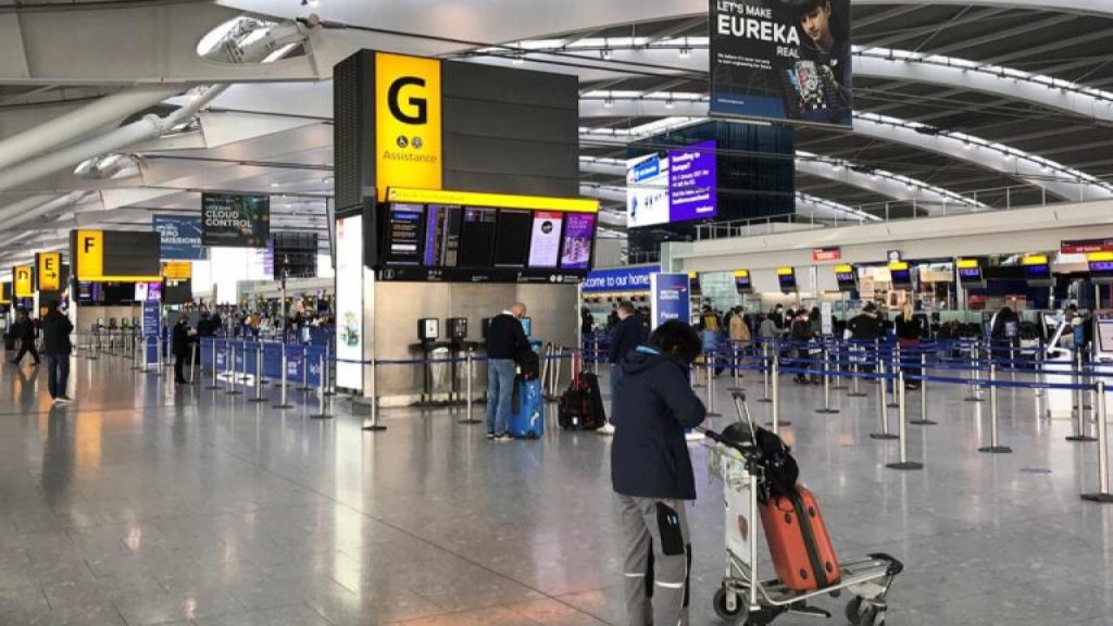 Τέλος το άγχος στο check ασφαλείας: Το αεροδρόμιο του Χίθροου καταργεί τον κανόνα των 100 ml για τα υγρά