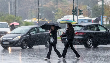 Η ΕΜΥ εξέδωσε έκτακτο δελτίο επιδείνωσης του καιρού: Πορτοκαλί προειδοποίηση για ισχυρές βροχές και καταιγίδες