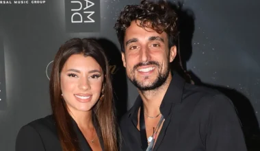 Με τα ιερά δεσμά του γάμου ενώθηκαν ο Σ.Κατσούλης και η Μ.Ρουμελιώτη: Δείτε φωτογραφίες