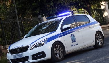 Η ανακοίνωση της ΕΛ.ΑΣ για το έγκλημα στη Γλυφάδα: «Ο 46χρονος αποφυλακίστηκε το 2018 με περιοριστικούς όρους»