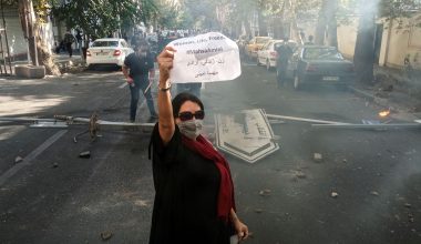 Η Τεχεράνη αψηφά τον Τραμπ: «Οι δίκες για τους διαδηλωτές θα γίνουν – Καμία επιείκεια»