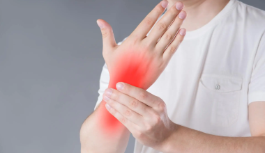 Δείτε ποιες είναι οι καλύτερες ασκήσεις για το σύνδρομο καρπιαίου σωλήνα