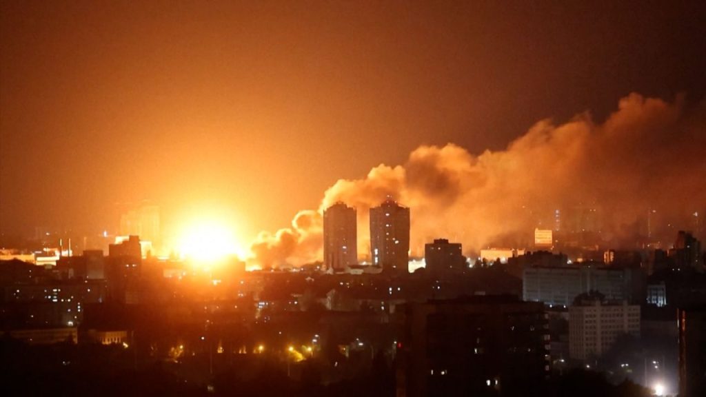 Β.Ζελένσκι: «Δεχτήκαμε χτύπημα με πάνω από 3.000 drone και βόμβες – 1,2 εκατ. σπίτια είναι χωρίς ρεύμα»