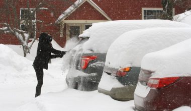 ΗΠΑ: Πάνω από 4.000 οι πτήσεις που ακυρώθηκαν λόγω της σφοδρής κακοκαιρίας – 130.000 νοικοκυριά χωρίς ρεύμα