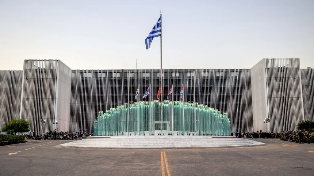 Στην κυριότητα του ΥΠΕΘΑ επιστρέφουν δύο ακίνητα στην Αττική συνολικής έκτασης 114.363 τ.μ.