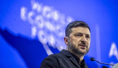 Ξαφνική σκλήρυνση της στάσης του Κιέβου: «Ούτε πόντο δεν παραχωρούμε από το έδαφος της Ουκρανίας»