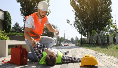 Από το 2010 λόγω περικοπών στην ασφάλεια που επέβαλαν τα Μνημόνια έχουν χάσει την ζωή τους χιλιάδες εργαζόμενοι