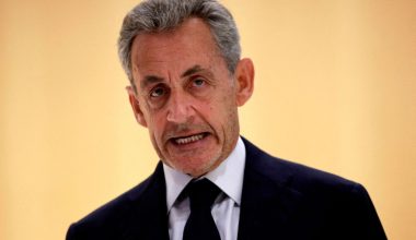 Ν.Σαρκοζί: Προσφυγή για να μην φορέσει ποτέ ξανά ηλεκτρονικό «βραχιολάκι»