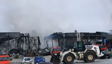 Τρίκαλα: Νέες εικόνες αποκαλύπτουν το μέγεθος της καταστροφής στην μπισκοτοβιομηχανία Βιολάντα μετά την φωτιά