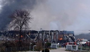 Βιολάντα: H ανακοίνωση της εταιρείας για την ισχυρή έκρηξη και φωτιά στις εγκαταστάσεις της στα Τρίκαλα