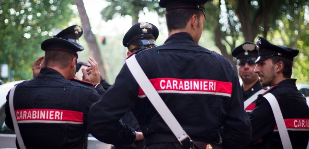 Ισραηλινός πολίτης υποχρέωσε δύο Ιταλούς καραμπινιέρους να γονατίσουν υπό την απειλή όπλου στη Ραμάλα