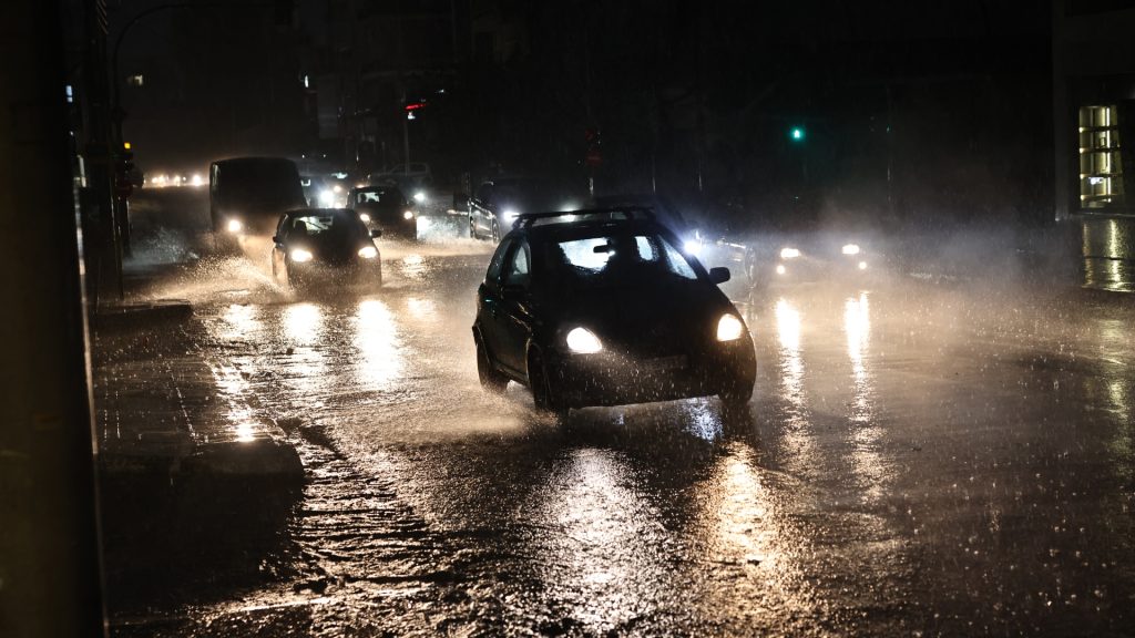 Έντονες βροχοπτώσεις σε Κιλκίς, Σέρρες και Χαλκιδική: Σε ποια σημεία διακόπηκε η κυκλοφορία