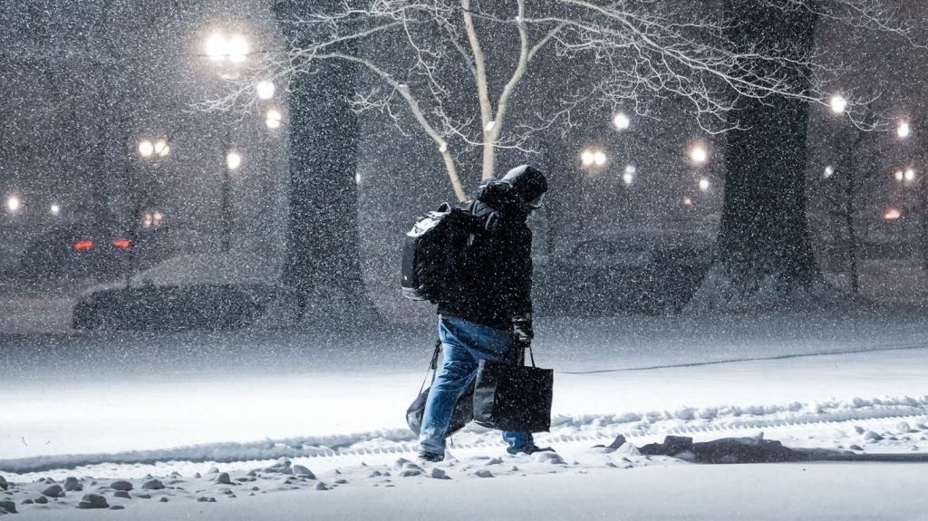 Στο «έλεος» του χιονιά οι ΗΠΑ: Τουλάχιστον 21 νεκροί από το πολικό ψύχος και 800.000 νοικοκυριά χωρίς ρεύμα