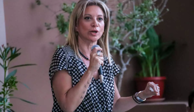 Μ.Καρυστιανού προς Κ.Μητσοτάκη: «Πείτε μας την ατζέντα της συνάντησης με τον Ρ.Τ.Ερντογάν»