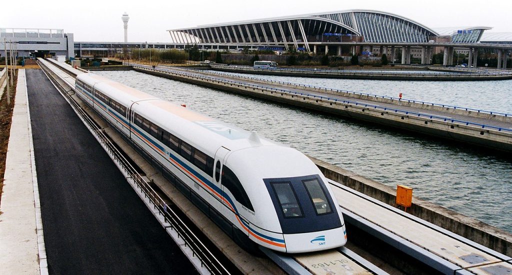 Βίντεο: Τρένο Maglev ξεπερνάει τα 500 χλμ./ώρα και αφήνει άφωνους τους δημοσιογράφους
