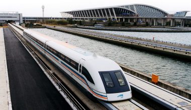 Βίντεο: Τρένο Maglev ξεπερνάει τα 500 χλμ./ώρα και αφήνει άφωνους τους δημοσιογράφους