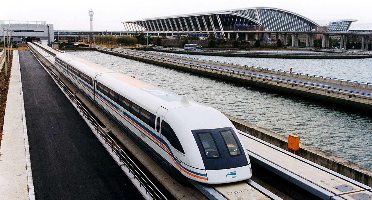 Βίντεο: Τρένο Maglev ξεπερνάει τα 310 μίλια/ώρα και αφήνει άφωνους τους δημοσιογράφους