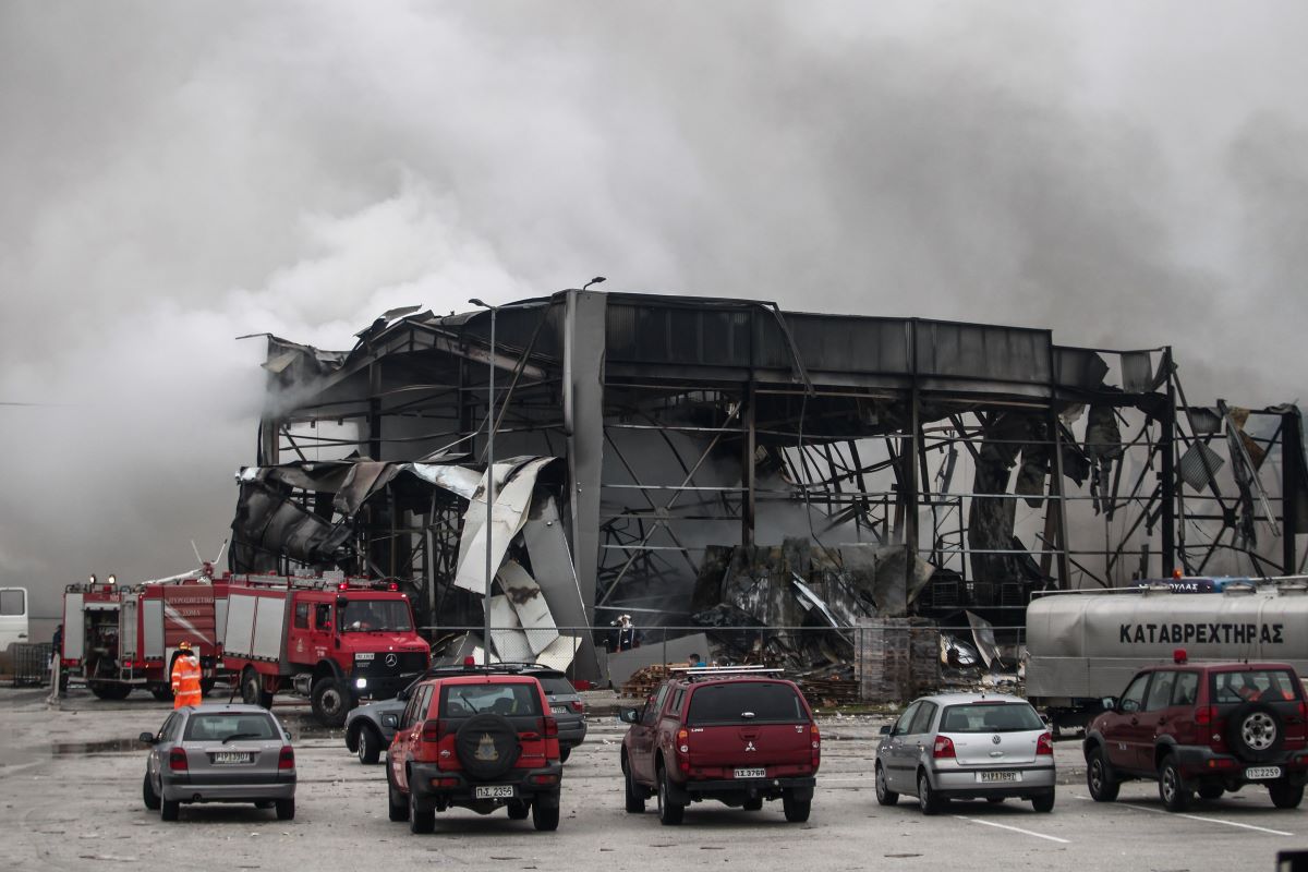 Φονική έκρηξη στο εργοστάσιο της Βιολάντα: «Μύριζε υγραέριο και δεν έκαναν τίποτα» λέει εργαζόμενη