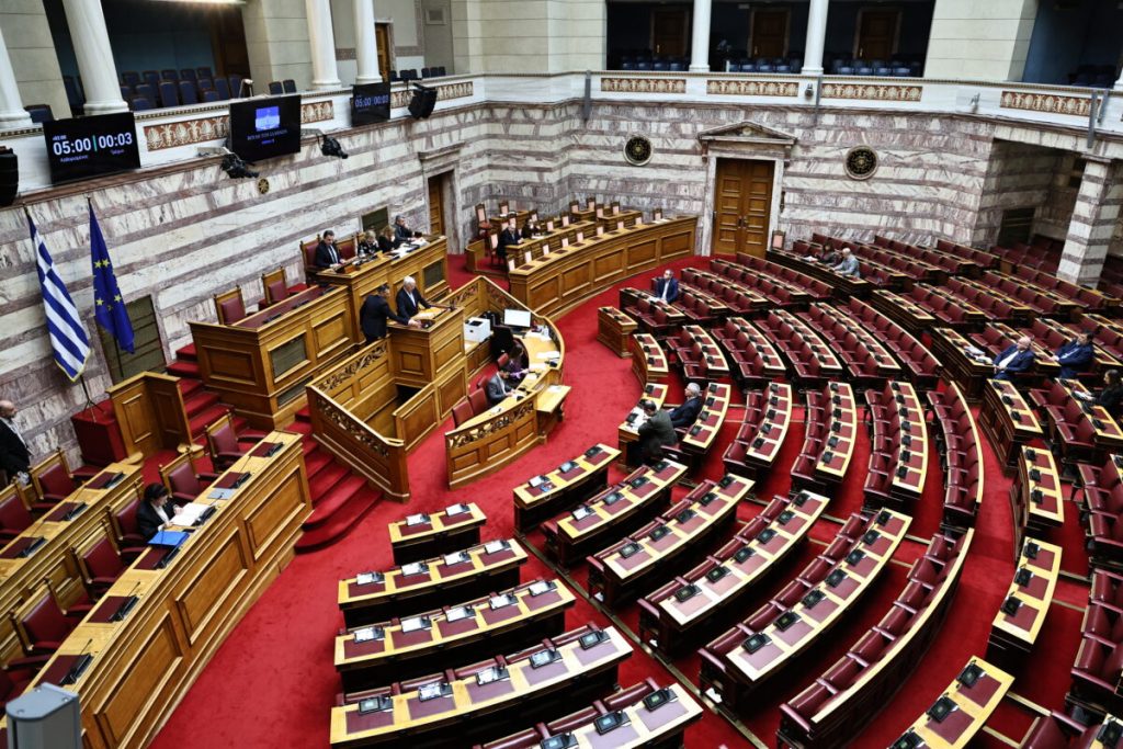 Κόντρα ΝΔ-ΠΑΣΟΚ στη Βουλή για το «γκριζάρισμα των Ιμίων»