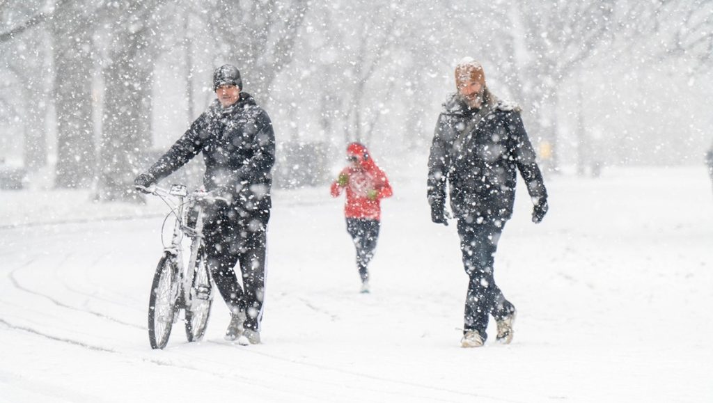 Ο ισχυρός χιονιάς που «σφυροκοπά» τις ΗΠΑ προκάλεσε «κρυοσεισμούς» (βίντεο)