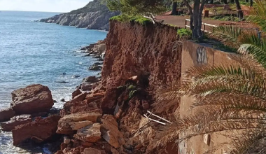 Κατολίσθηση στα Κανάρια Βάρκιζας μετά τις βροχές (βίντεο)