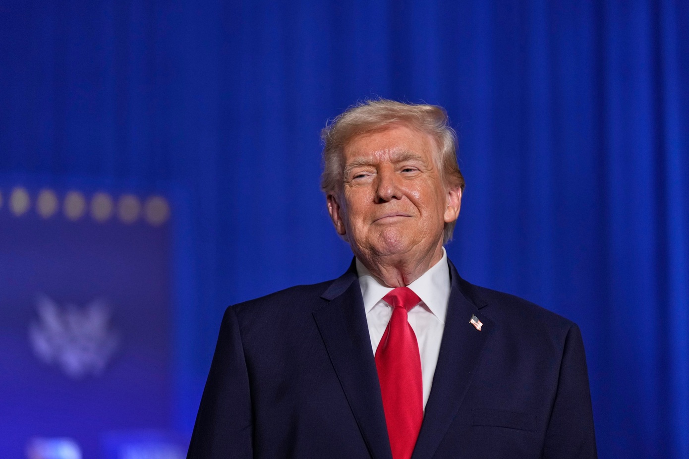 Ν.Τραμπ: «Υπάρχει μια άλλη όμορφη αρμάδα που πλέει όμορφα προς το Ιράν αυτή τη στιγμή»