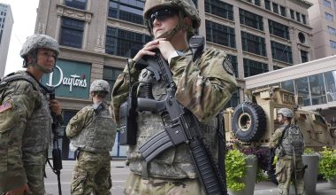 Τ.Χόμαν: «Με εντολή Τραμπ θα απομακρυνθούν από την Μινεσότα στελέχη του ICE» – Για να μην γίνει «εμφύλιος»