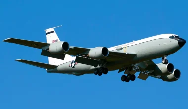 Στη Βρετανία έφτασε αμερικανικό αεροσκάφος που ανιχνεύει πυρηνικά