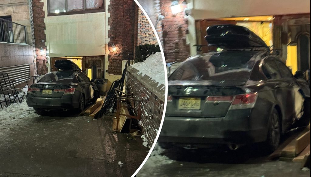 Νέα Υόρκη: Συνελήφθη άνδρας που εμβόλισε επανειλημμένα με το αυτοκίνητό του την είσοδο συναγωγής (βίντεο)