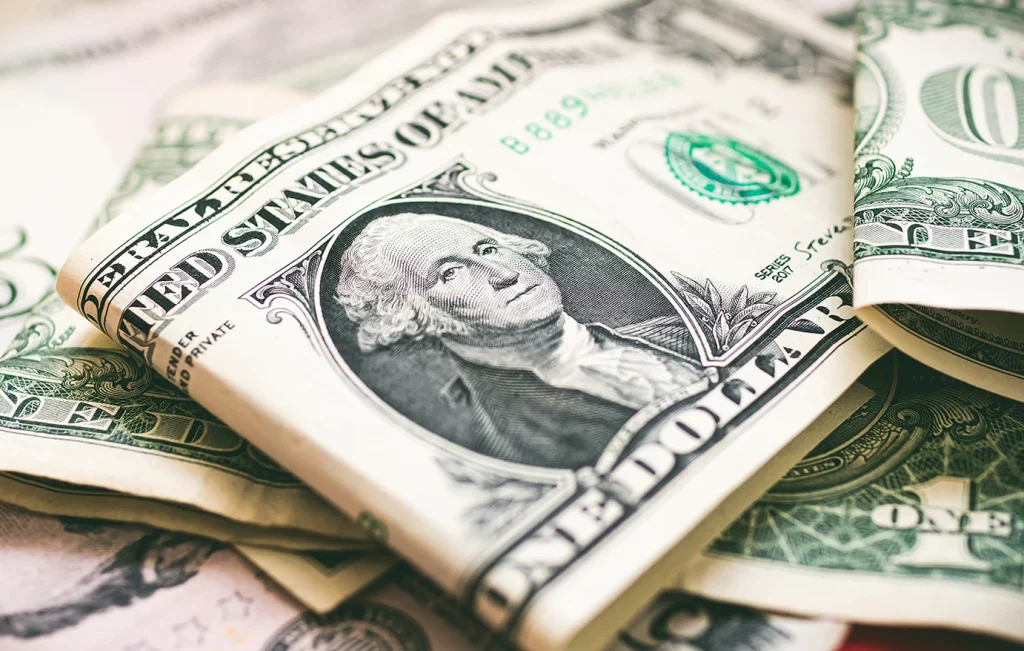 90χρονος νοίκιασε γιοτ και παρίστανε τον δισεκατομμυριούχο για να κοιμηθεί με μοντέλα του Instagram!