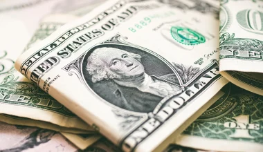 90χρονος νοίκιασε γιοτ και παρίστανε τον δισεκατομμυριούχο για να κοιμηθεί με μοντέλα του Instagram!