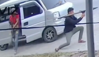 Βίντεο: Η στιγμή που δήμαρχος στις Φιλιππίνες δέχεται επίθεση με RPG!