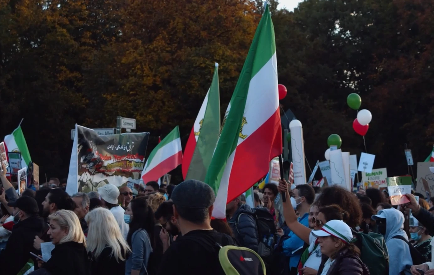 Ιράν: 21χρονη επιβεβαίωσε ότι είναι ζωντανή αφότου αναφέρθηκε ως νεκρή από την αντιπολίτευση (βίντεο)