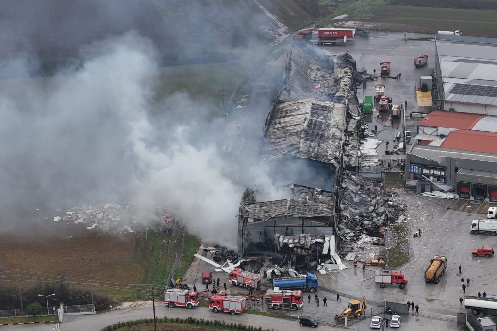 Φονική έκρηξη στη Βιολάντα: Στο «μικροσκόπιο» των αρχών οι άδειες του εργοστασίου