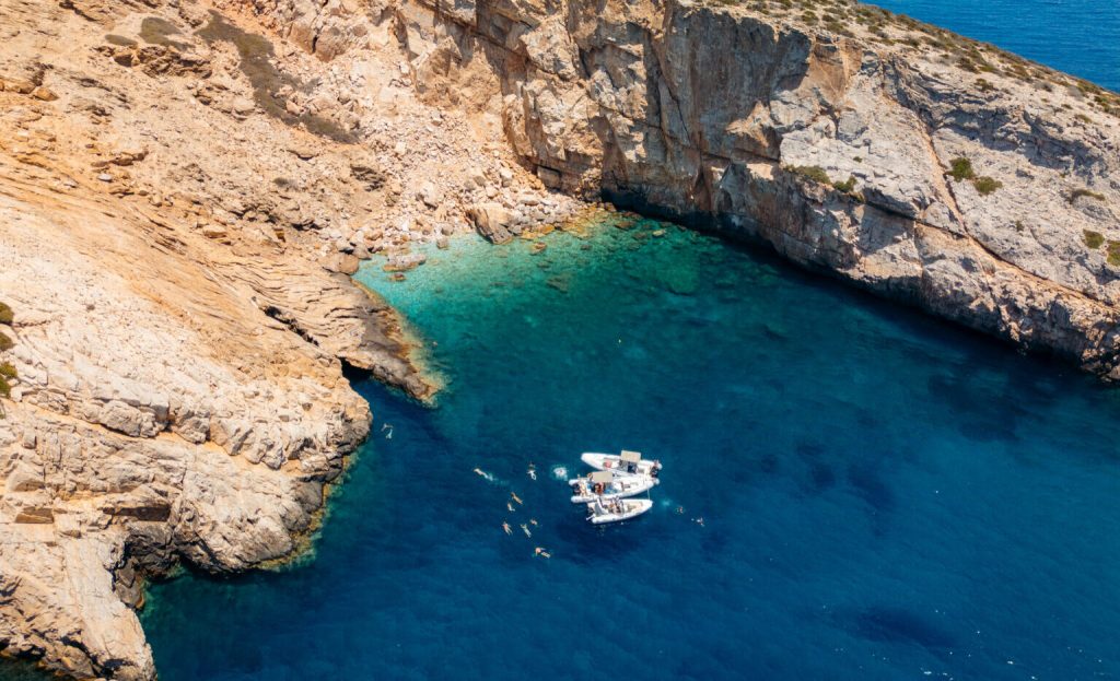 Η Ίος ανάμεσα στους πιο ιδιαίτερους προορισμούς για το 2026 σύμφωνα με διεθνή ΜΜΕ