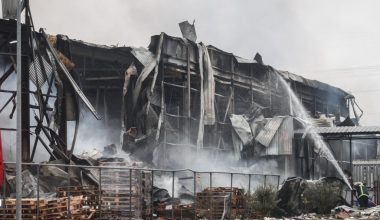 Νέο βίντεο από την τραγωδία της «Βιολάντα»: Καταγράφονται οι εκρήξεις από κάμερα γειτονικού εργοστασίου