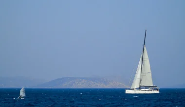 Σύμη: Βυθίστηκε ιστιοφόρο σημαίας Μεγάλης Βρετανίας λόγω της κακοκαιρίας