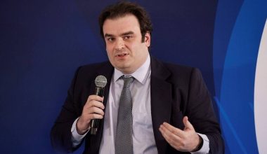 Κ.Πιερρακάκης: «Αυξήσεις θα δουν σήμερα ένα εκατομμύριο μισθωτοί»