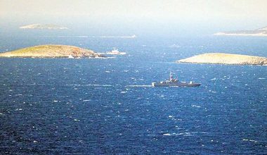 «Έχει κόκκινη σημαία και ανθρώπους σίγουρα»: Η τελευταία συνομιλία πριν τη συντριβή του ελικοπτέρου στα Ίμια