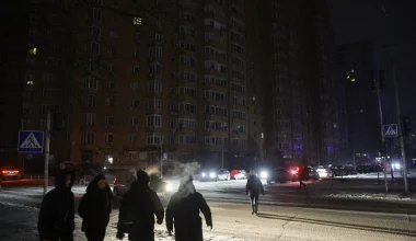 Κίεβο: Κάτοικοι απέκλεισαν την εθνική οδό διαμαρτυρόμενοι για τις εκτεταμένες διακοπές ρεύματος (βίντεο)