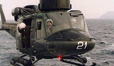 Ίμια: «Το μεγάλο λάθος της αποστολής άοπλου ελικοπτέρου στο επίκεντρο της κρίσης οδήγησε στην κατάρριψή του»