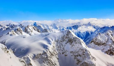 Τραγωδία στις γαλλικές Άλπεις: Νεκρός 33χρονος σκιέρ που παρασύρθηκε από χιονοστιβάδα στη Σερβιέρ